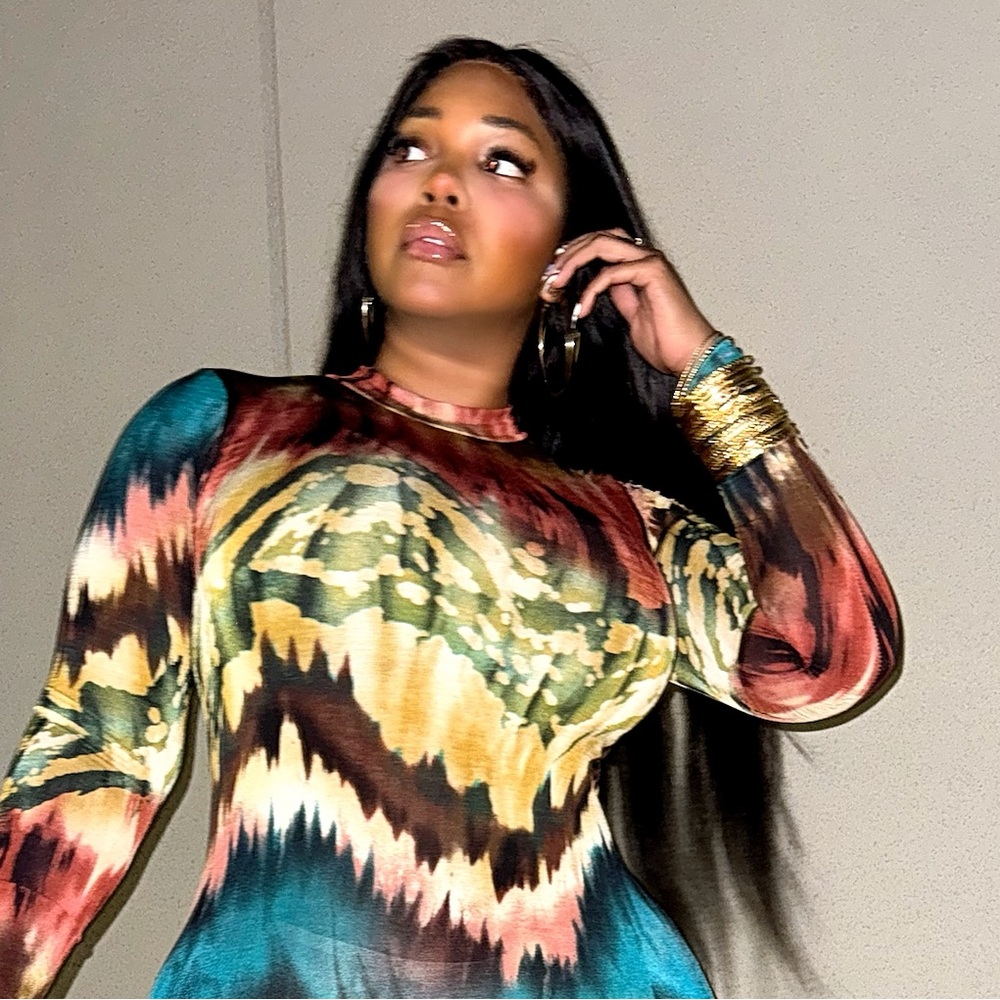 24 inch silky straight Brazilian wig (G)